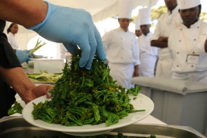 Des aliments rejetés par les Européens au menu d’un festin à Nairobi